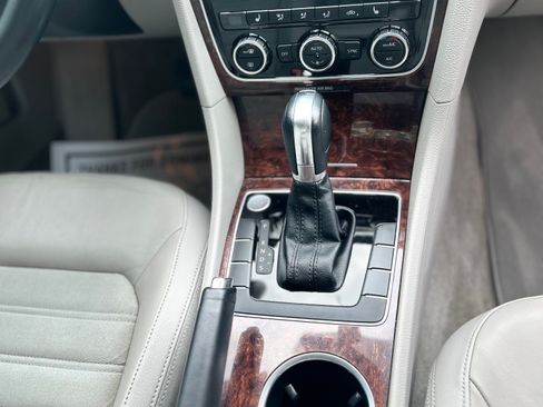 Used 2013 Volkswagen Passat 2.5 SEL Premium image 10