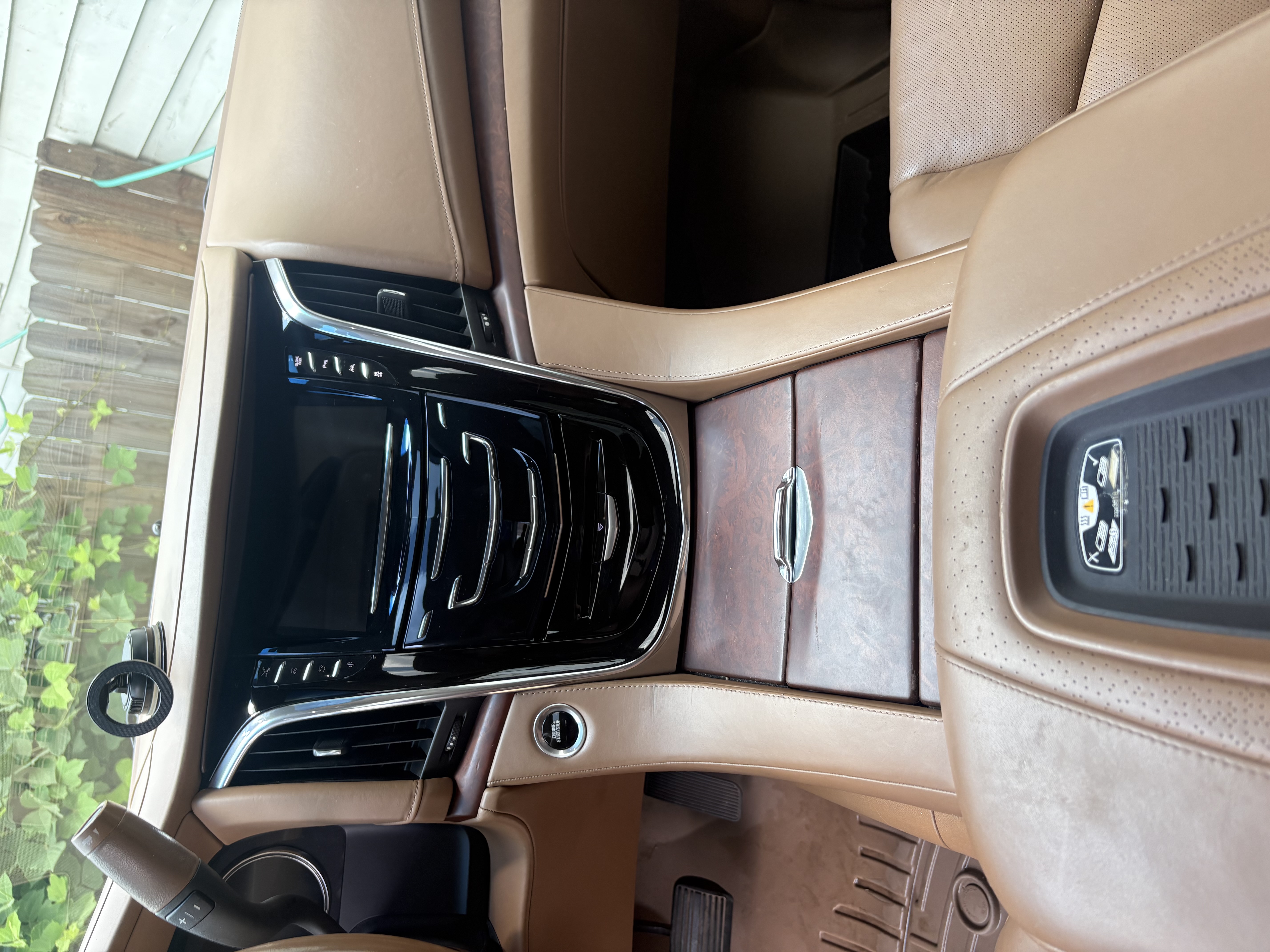 Used 2016 Cadillac Escalade ESV Platinum AWD/4WD image 17