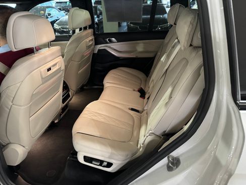 Used 2022 BMW X7 xDrive40i w/ M Sport Package image 14