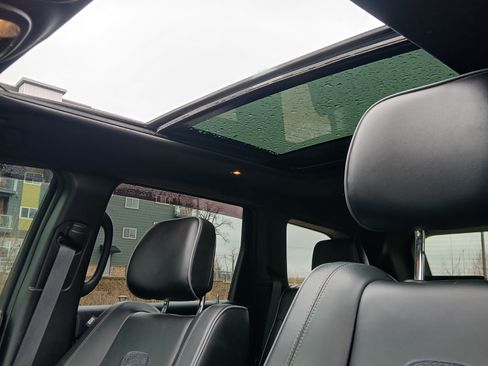 Used 2020 Jeep Grand Cherokee Overland image 10