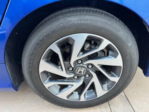 Used 2018 Honda Civic EX image 8