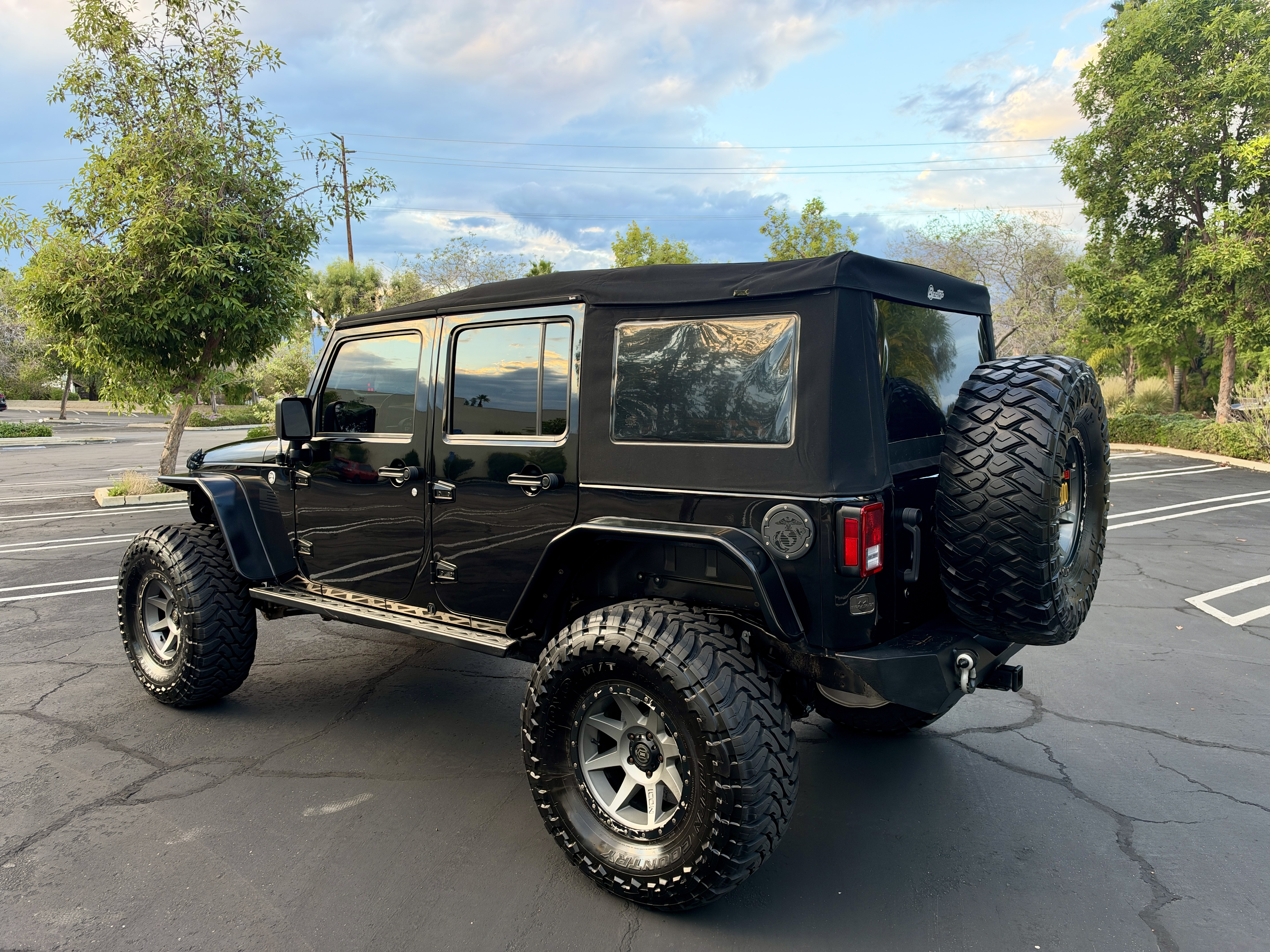Used 2018 Jeep Wrangler Unlimited Sport S AWD/4WD image 4