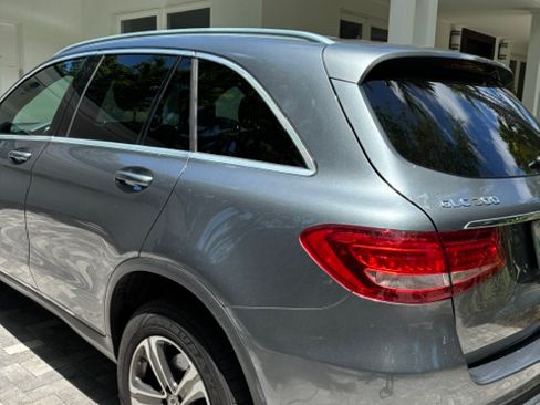 Used 2018 Mercedes-Benz GLC 300 image 4