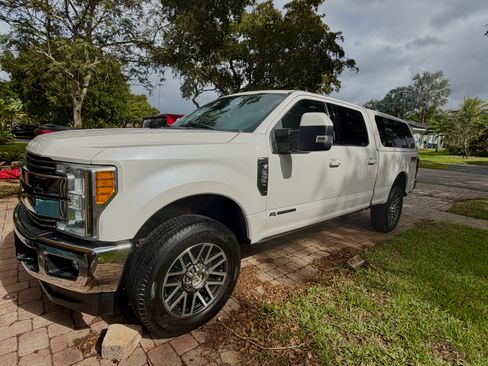 Used 2017 Ford F250 Lariat w/ Lariat Ultimate Package image 30