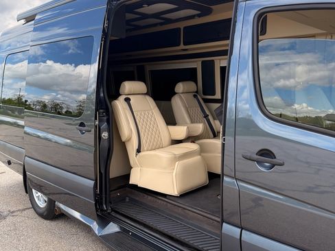 Used 2017 Mercedes-Benz Sprinter 3500 image 12