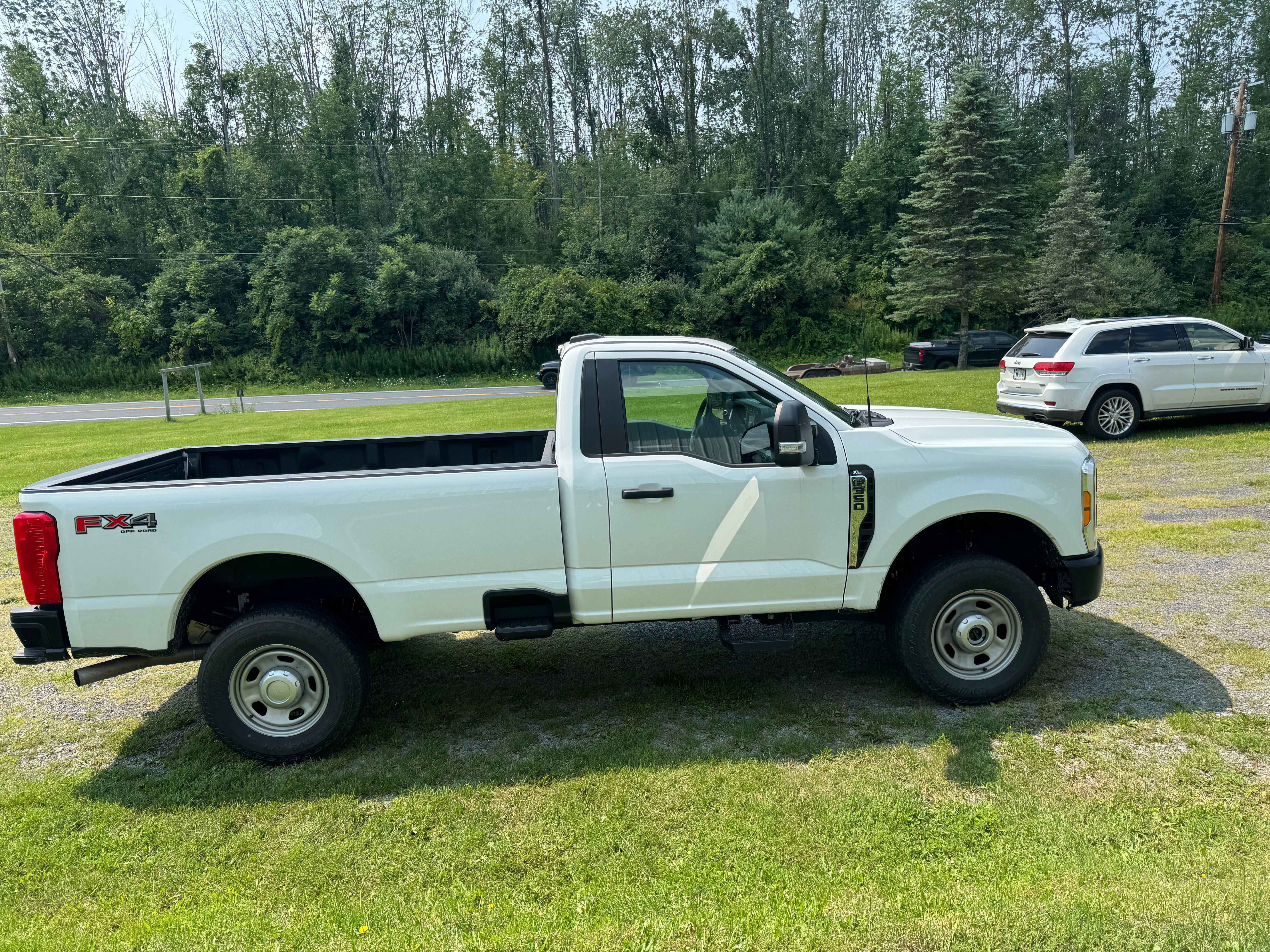 Used 2024 Ford F350 XL w/ FX4 Off-Road Package AWD/4WD image 8