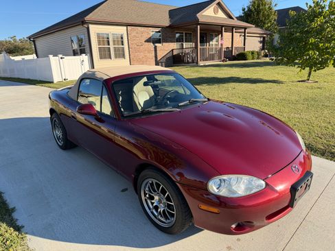 Used 2003 MAZDA MX-5 Miata image 11