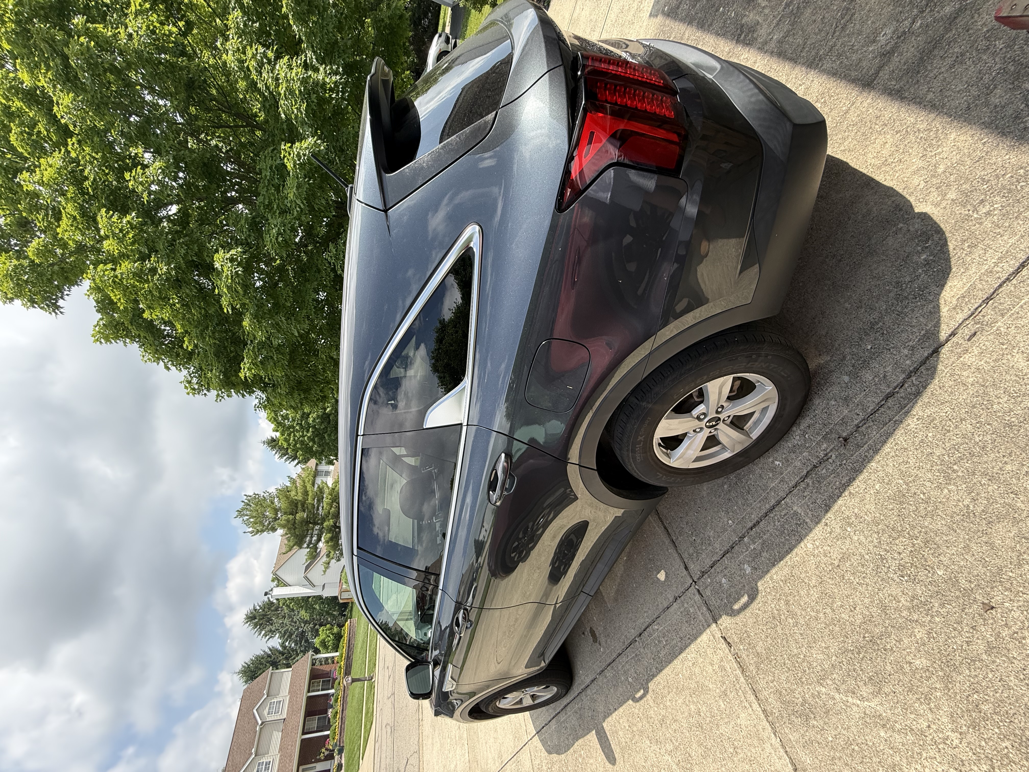 Used 2022 Kia Sorento LX AWD/4WD image 2