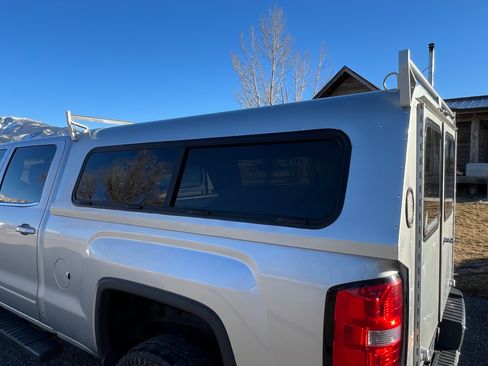 Used 2015 GMC Sierra 2500 SLE w/ SLE Preferred Package image 12