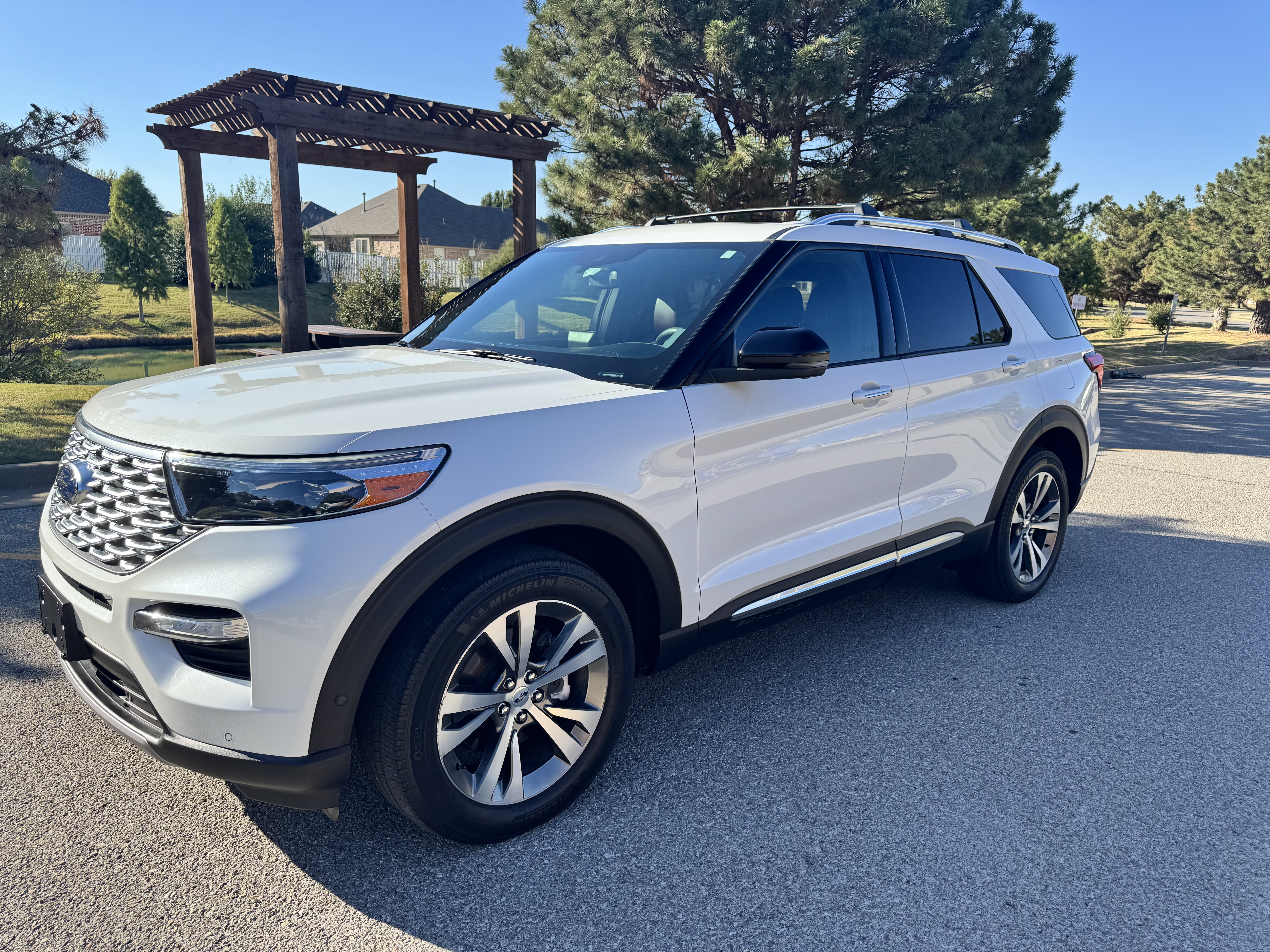 Used 2020 Ford Explorer Platinum w/ Premium Technology Package AWD/4WD image 1