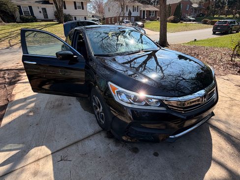 Used 2016 Honda Accord LX image 2