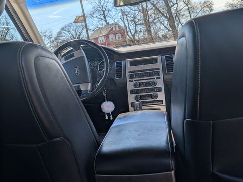 Used 2010 Ford Flex SEL image 14
