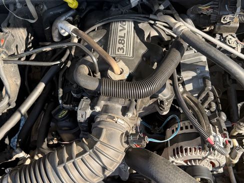 Used 2010 Jeep Wrangler Unlimited Sport image 4