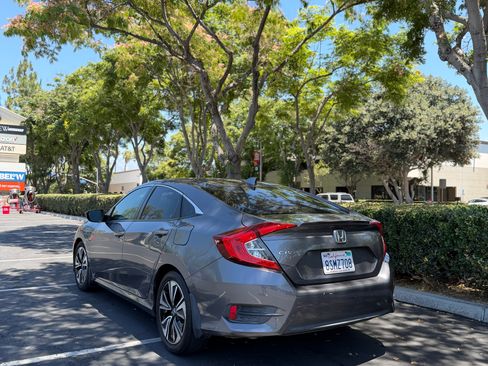 Used 2016 Honda Civic EX-T image 2