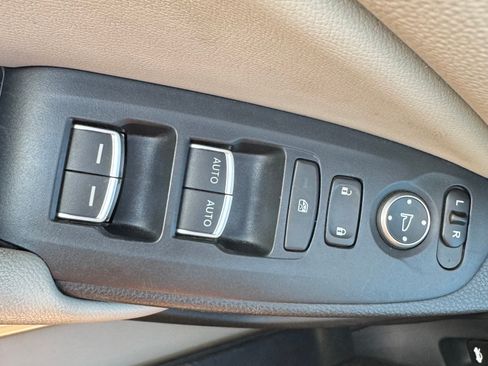 Used 2018 Honda Accord Touring image 19