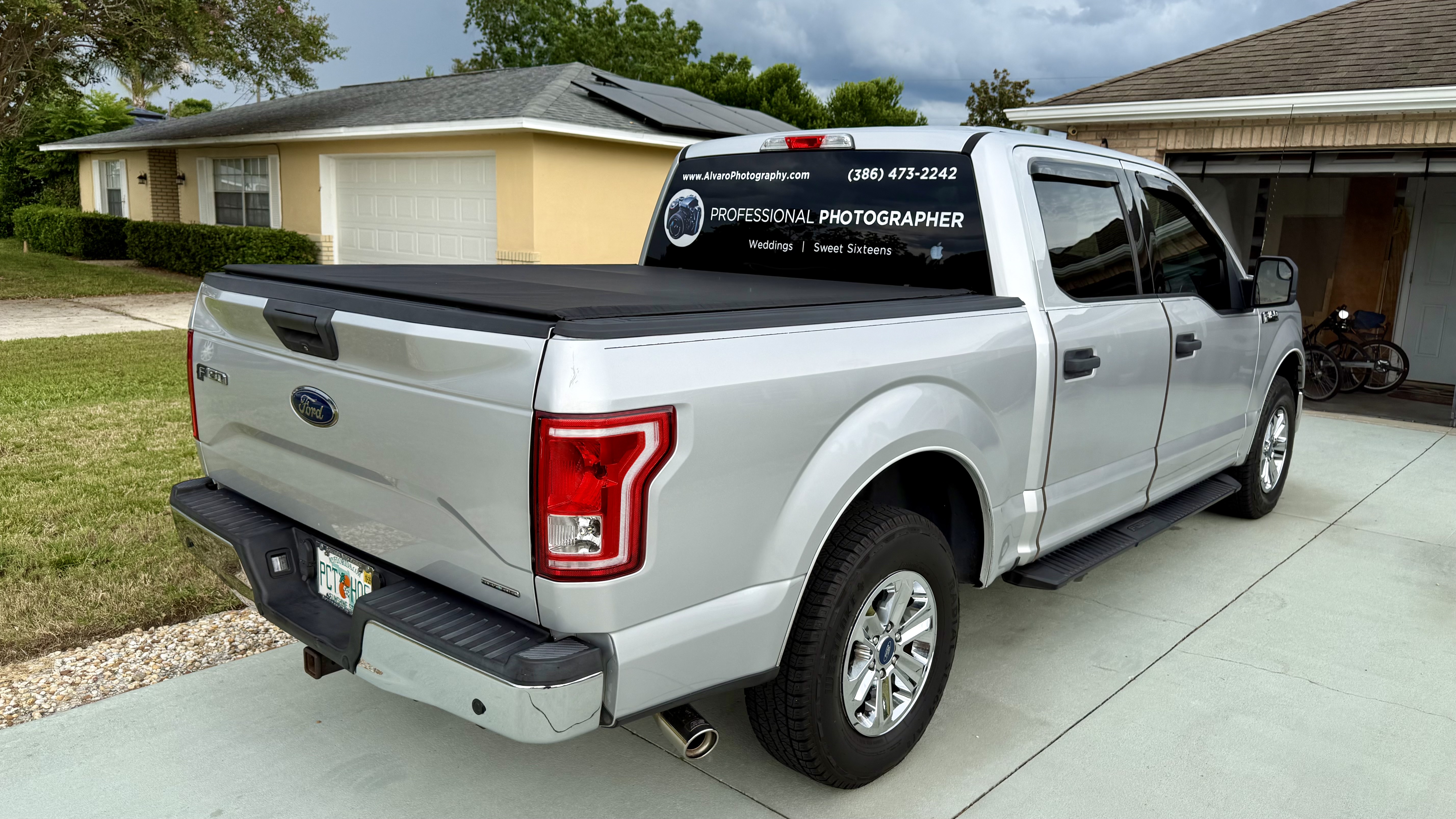 Used 2015 Ford F150 XLT w/ Trailer Tow Package RWD image 8