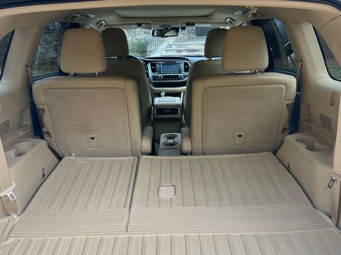 Used 2016 Toyota Highlander Limited Platinum image 18
