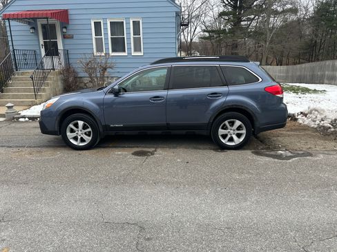 Used 2014 Subaru Outback 2.5i Limited AWD/4WD image 2