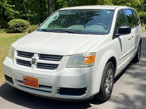 Used 2009 Dodge Grand Caravan SE w/ Climate Group image 2