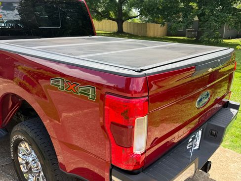 Used 2019 Ford F250 XLT w/ XLT Premium Package AWD/4WD image 12