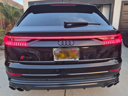 Used 2023 Audi SQ8 Prestige w/ Prestige Package image 2