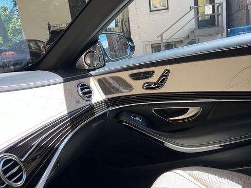 Used 2017 Mercedes-Benz Maybach S 550 4MATIC image 25