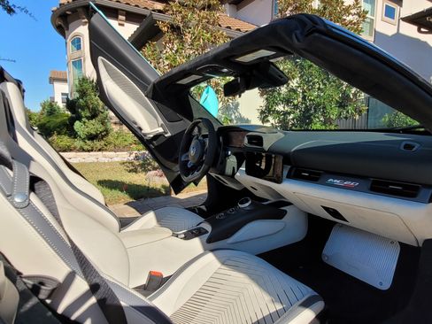 Used 2023 Maserati MC20 Cielo Convertible 2D image 31