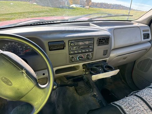 Used 1999 Ford F550 2WD Regular Cab Super Duty image 10