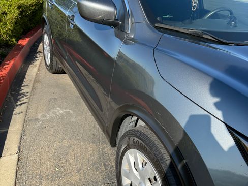 Used 2018 Nissan Rogue Sport S image 5