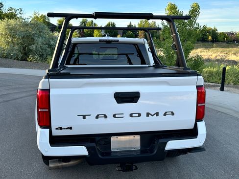 Used 2024 Toyota Tacoma TRD Sport w/ TRD Sport Premium Package AWD/4WD image 6