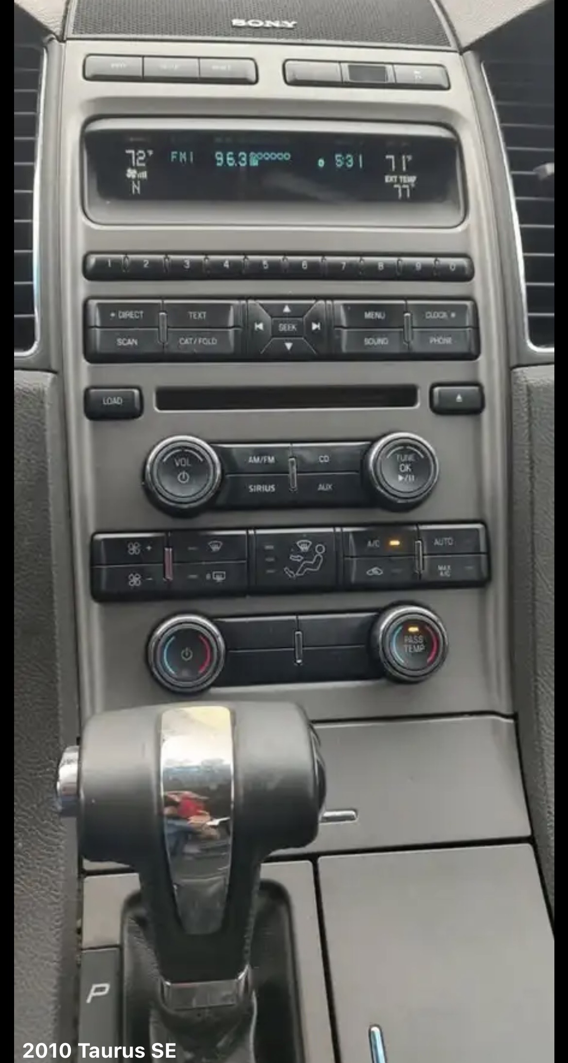 Used 2010 Ford Taurus SEL FWD image 11