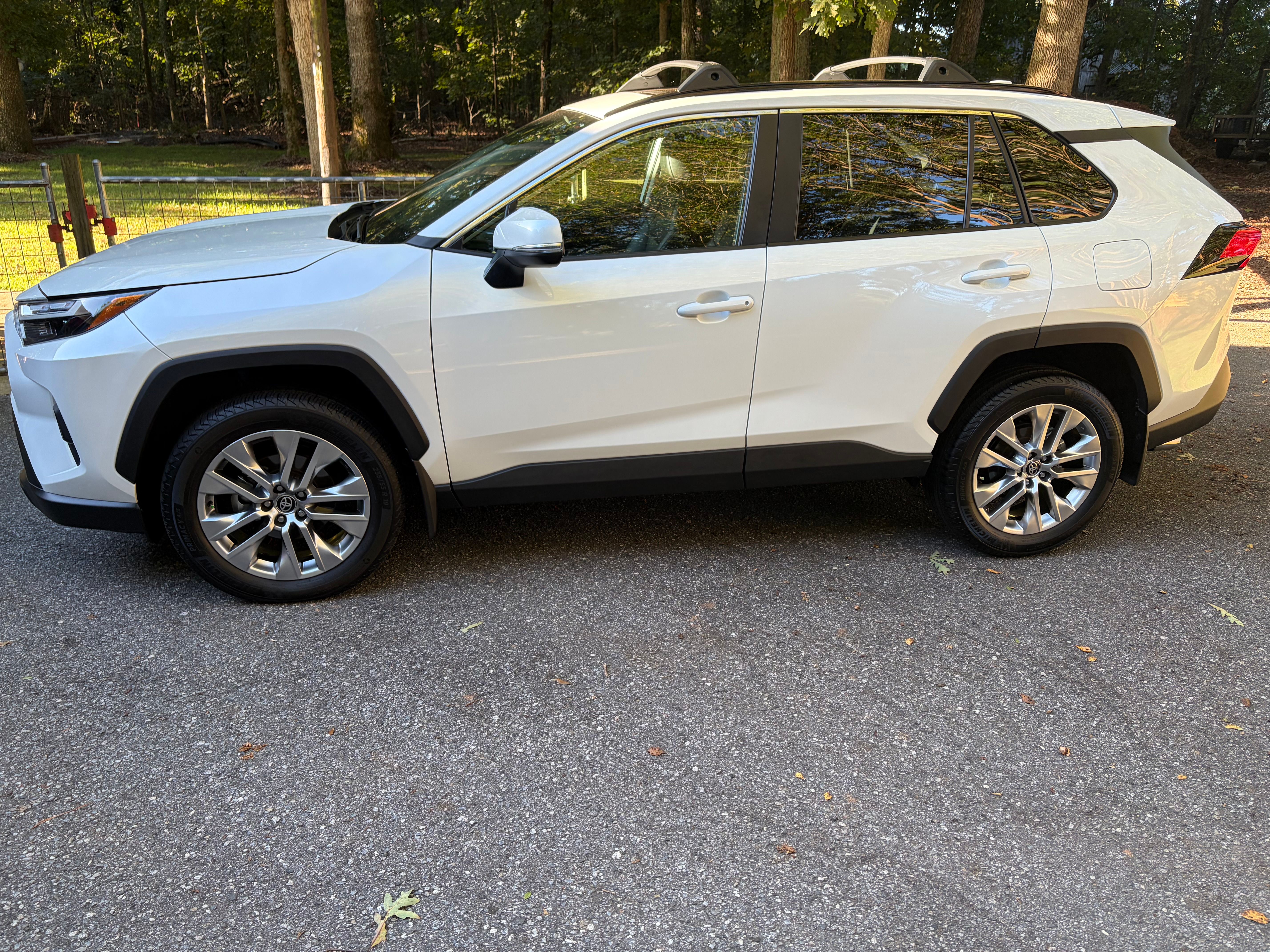 Used 2025 Toyota RAV4 XLE Premium w/ Weather Package FWD image 1