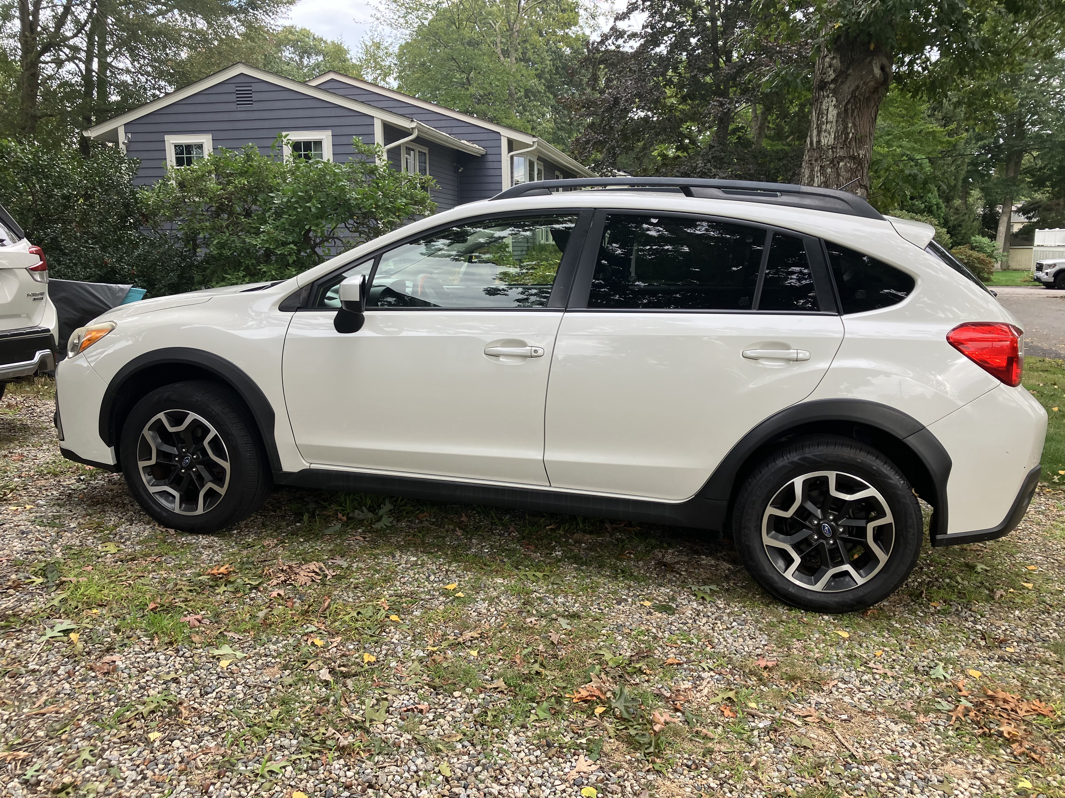 Used 2017 Subaru Crosstrek 2.0i Premium AWD/4WD image 4