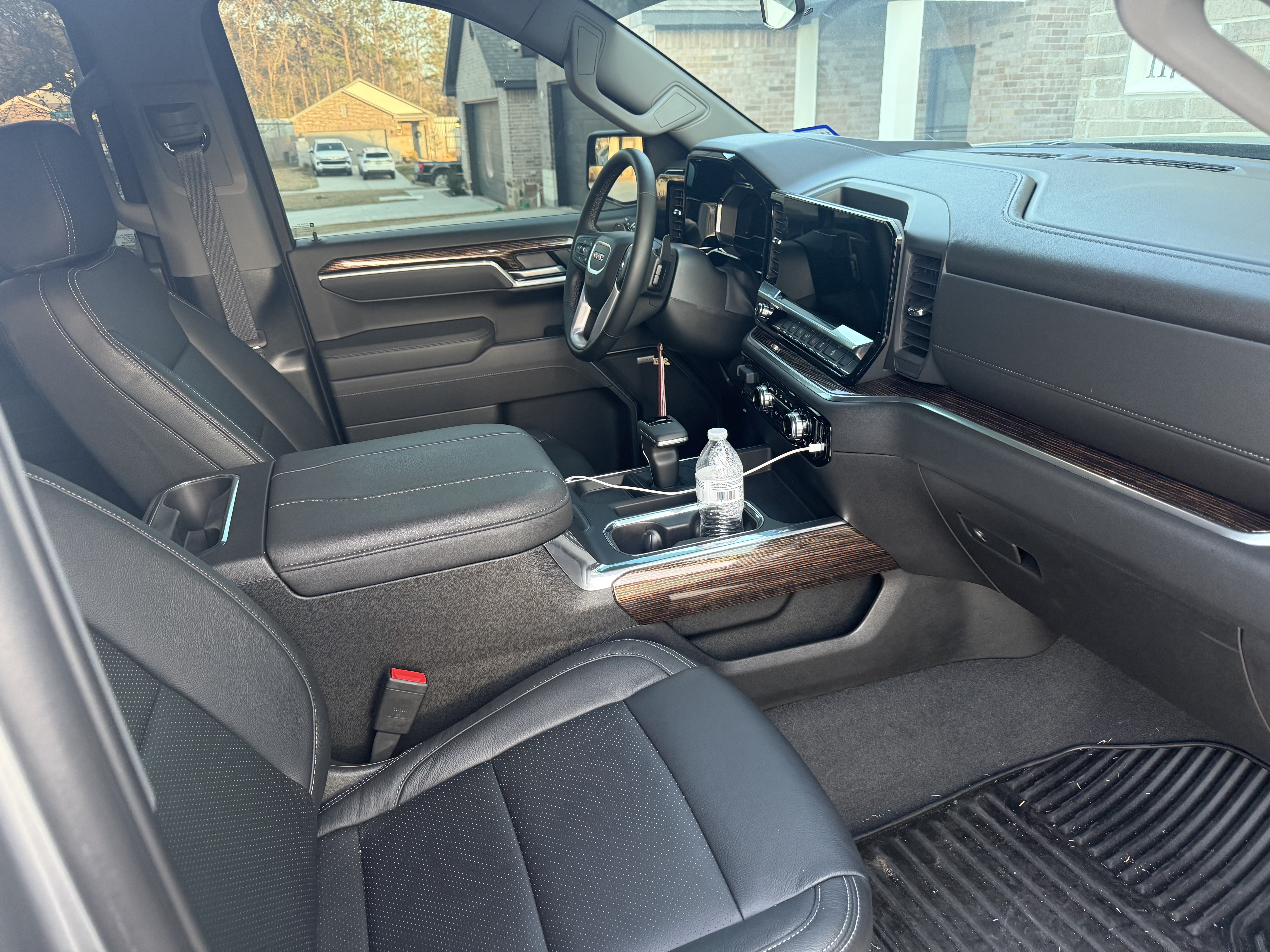 Used 2025 GMC Sierra 1500 Elevation w/ Preferred Package AWD/4WD image 8