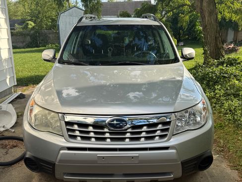 Used 2011 Subaru Forester 2.5X Premium AWD/4WD image 2