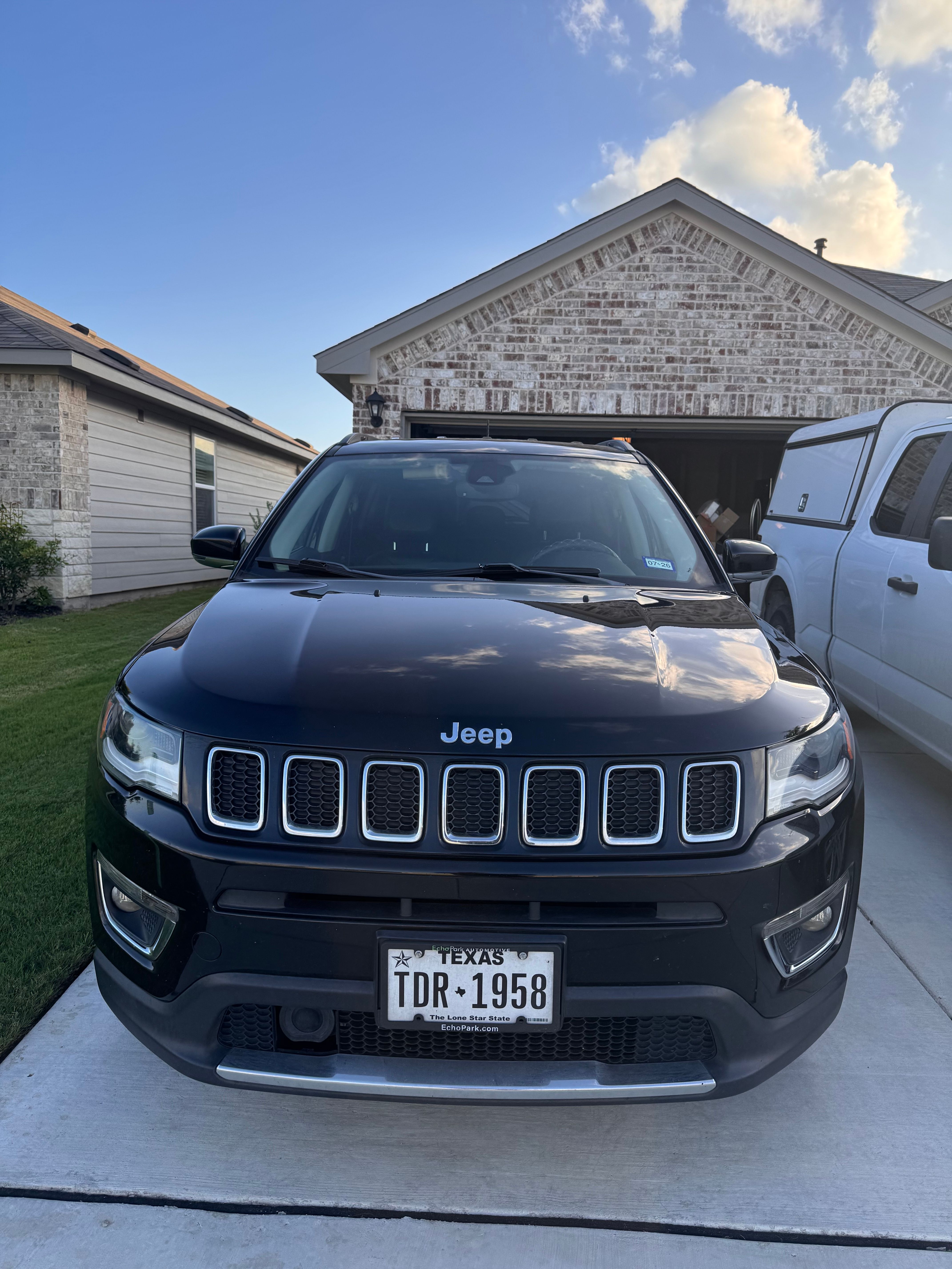 Used 2021 Jeep Compass Limited w/ Elite Exterior Group AWD/4WD image 1
