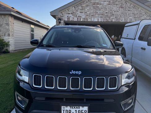 Used 2021 Jeep Compass Limited w/ Elite Exterior Group AWD/4WD image 1