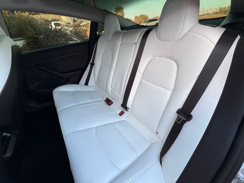 Used 2022 Tesla Model 3 Performance AWD/4WD image 19
