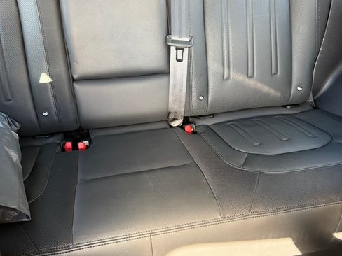 Used 2022 Land Rover Defender 90 X-Dynamic SE image 18