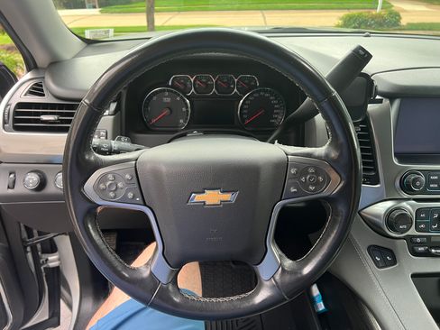 Used 2020 Chevrolet Suburban LT image 6