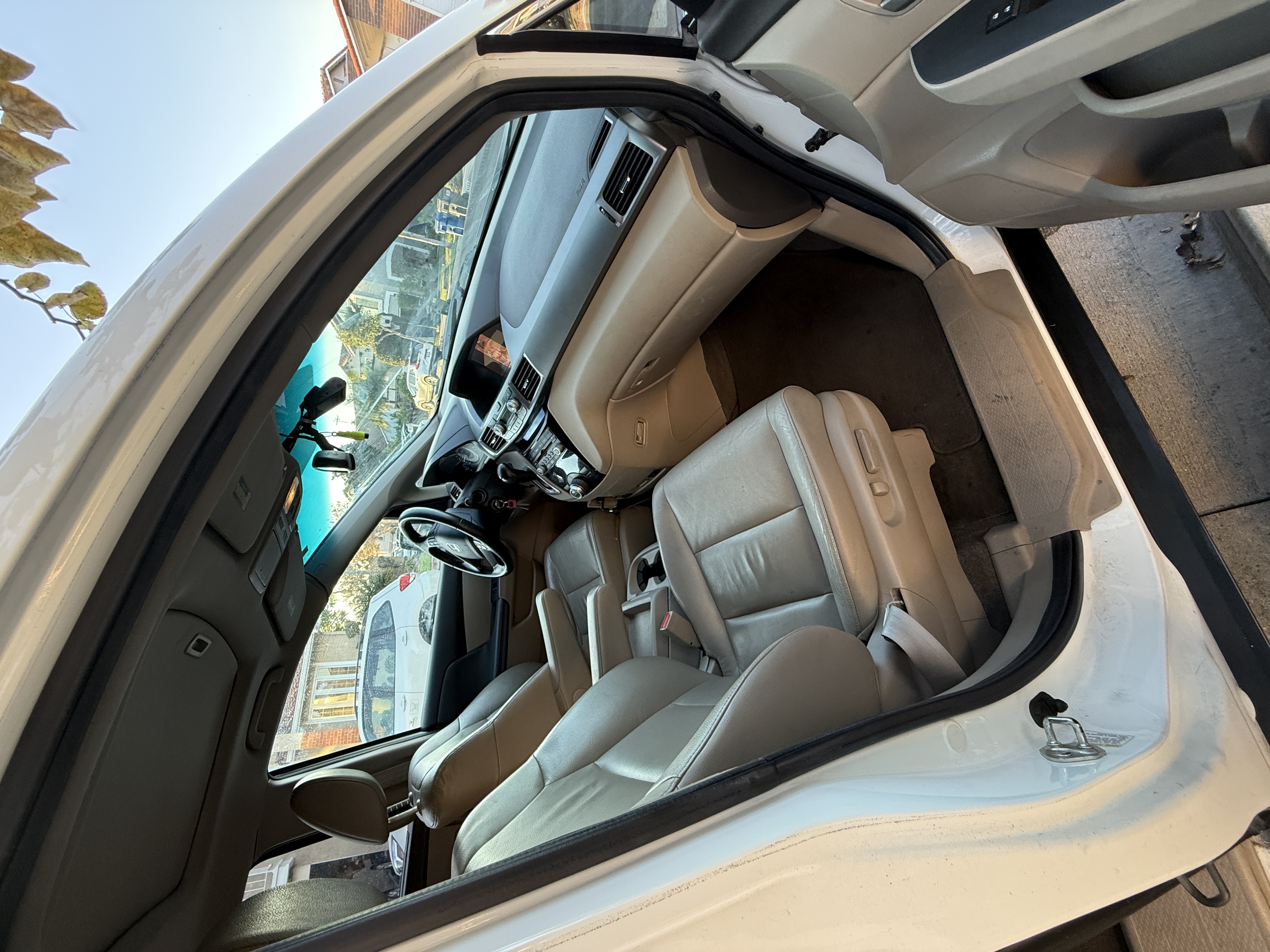 Used 2011 Honda Odyssey EX-L image 12
