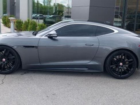Used 2017 Jaguar F-TYPE R image 4