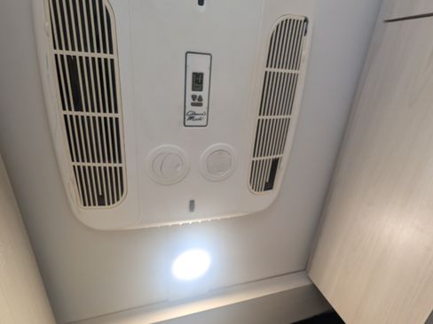 Used 2020 Mercedes-Benz Sprinter 2500 image 12