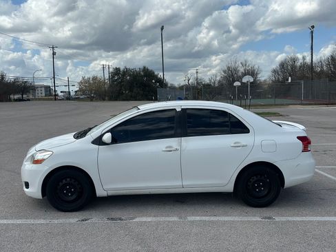 Used 2011 Toyota Yaris Sedan image 2