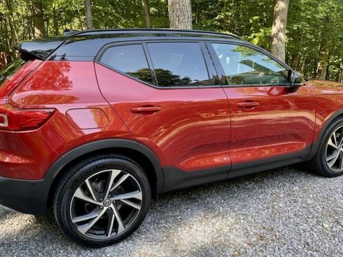 Used 2020 Volvo XC40 T5 R-Design AWD/4WD image 4