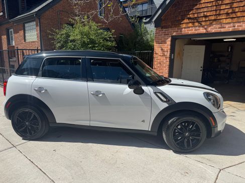 Used 2012 MINI Cooper Countryman S image 1