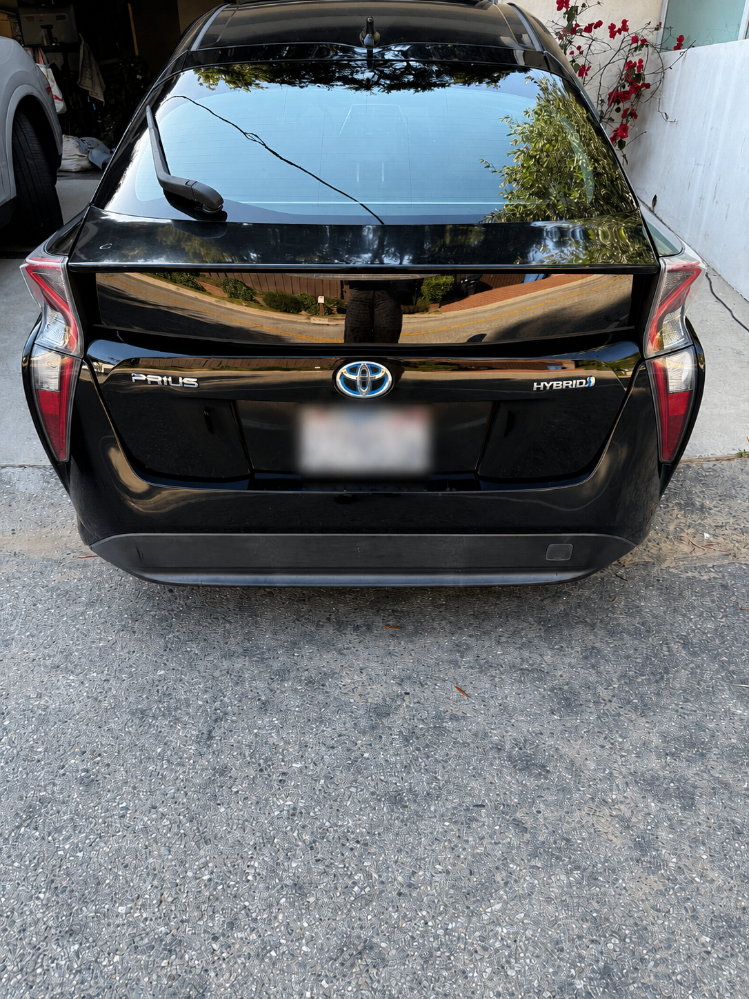 Used 2016 Toyota Prius Four FWD image 1