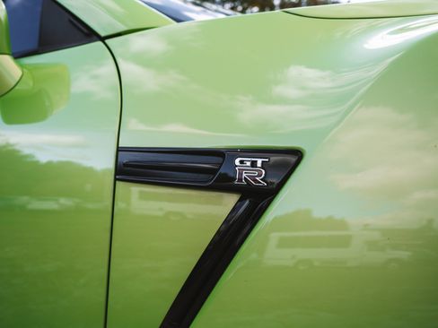 Used 2010 Nissan GT-R Premium image 24