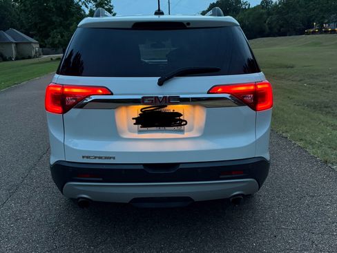 Used 2017 GMC Acadia SLT image 4