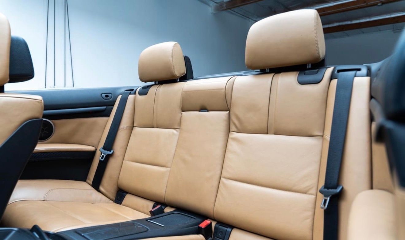 Used 2011 BMW M3 Convertible RWD image 9